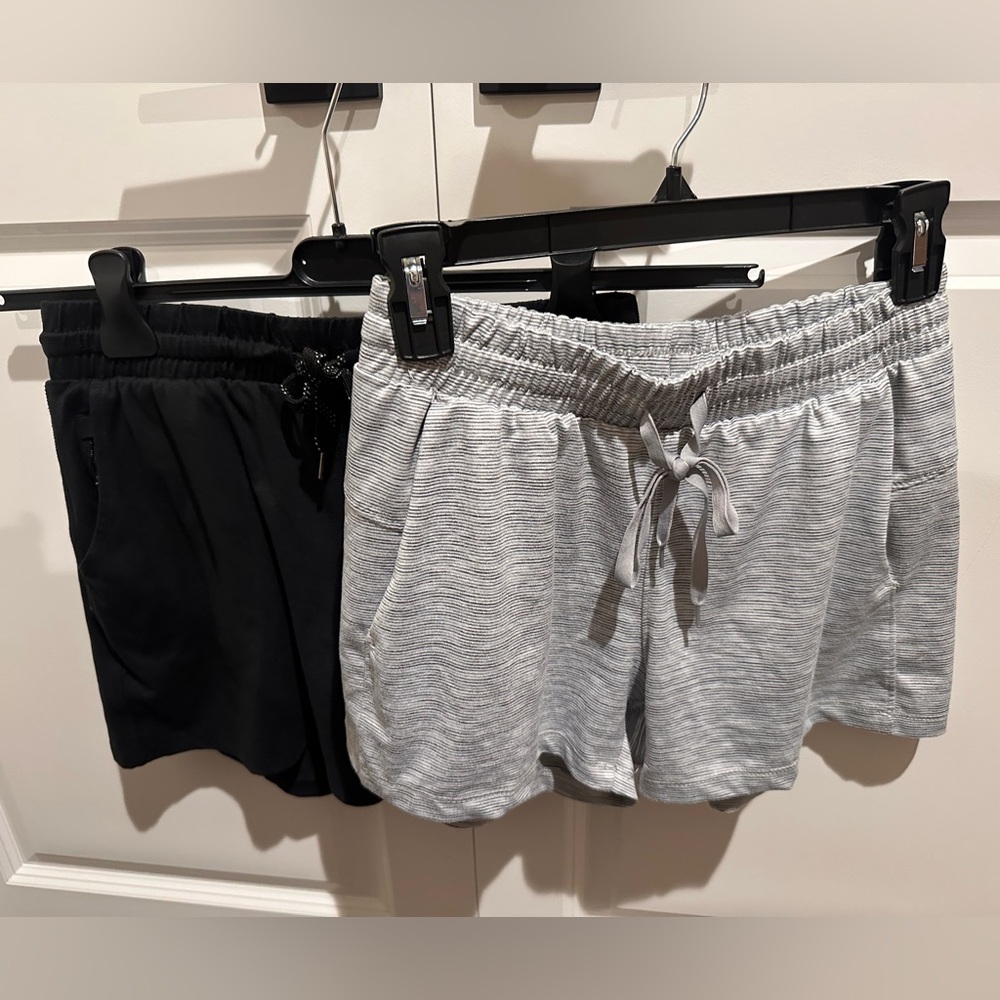 Bundle of 2 Pacific Trail Shorts in Black and Light Gray Size S